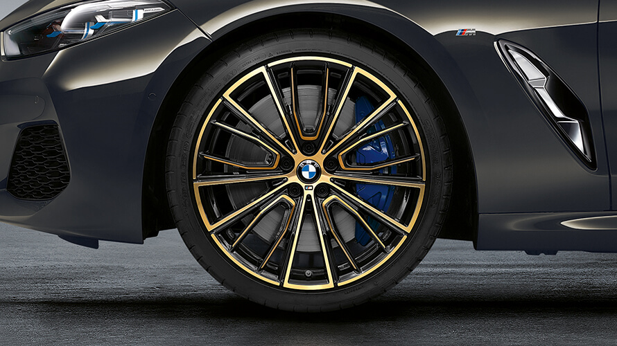20” Multi-Spoke 732M in Night Gold, Pirelli 20” Multi-Spoke 732M in Night Gold, Pirelli